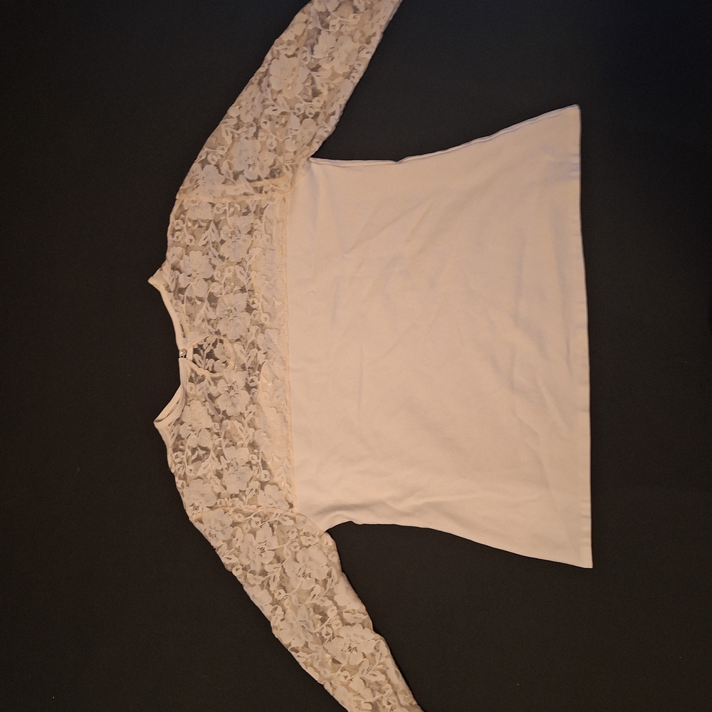 Chic White Lace Women's Blouse - Picture 2 of 3